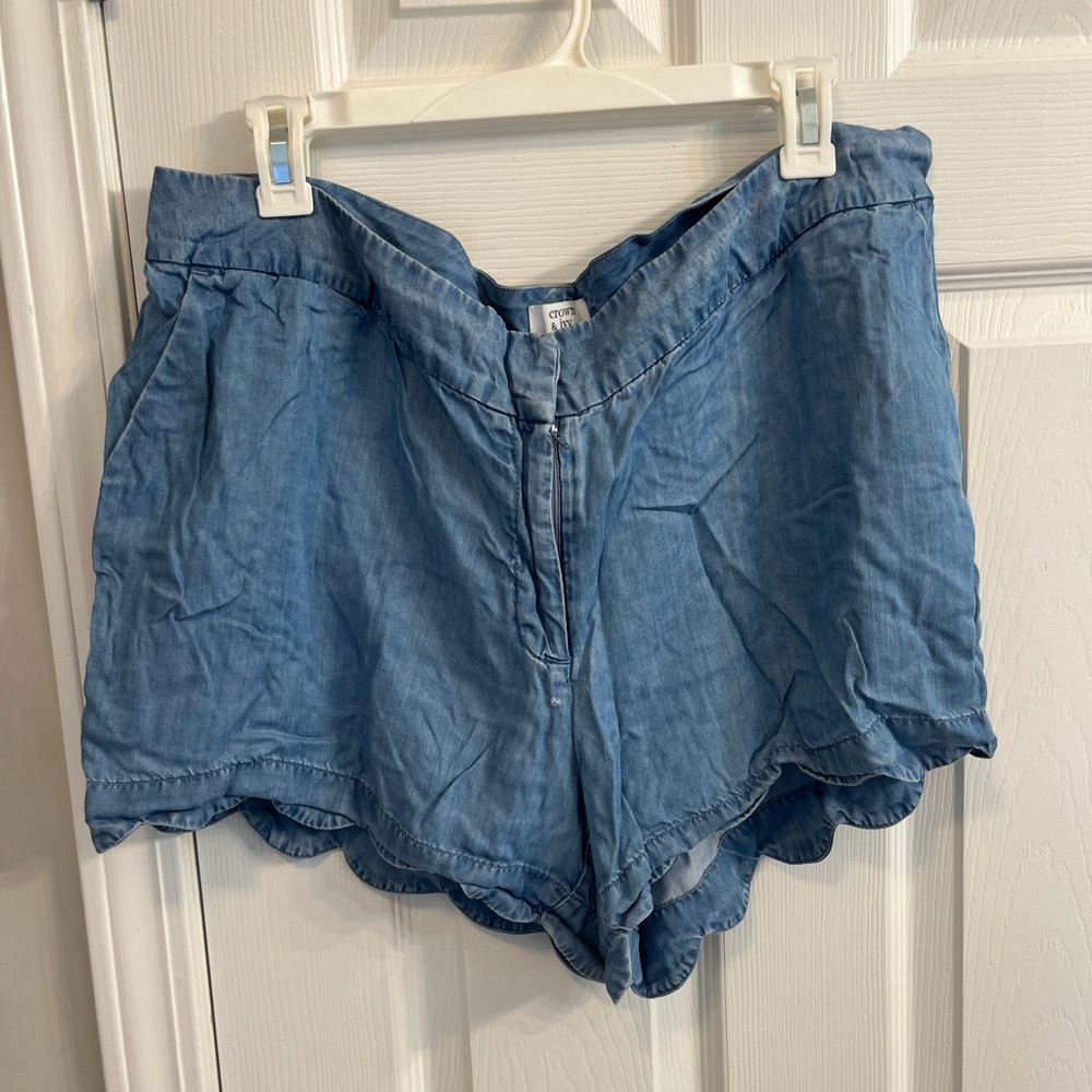 Crown and Ivy scalloped chambray shorts